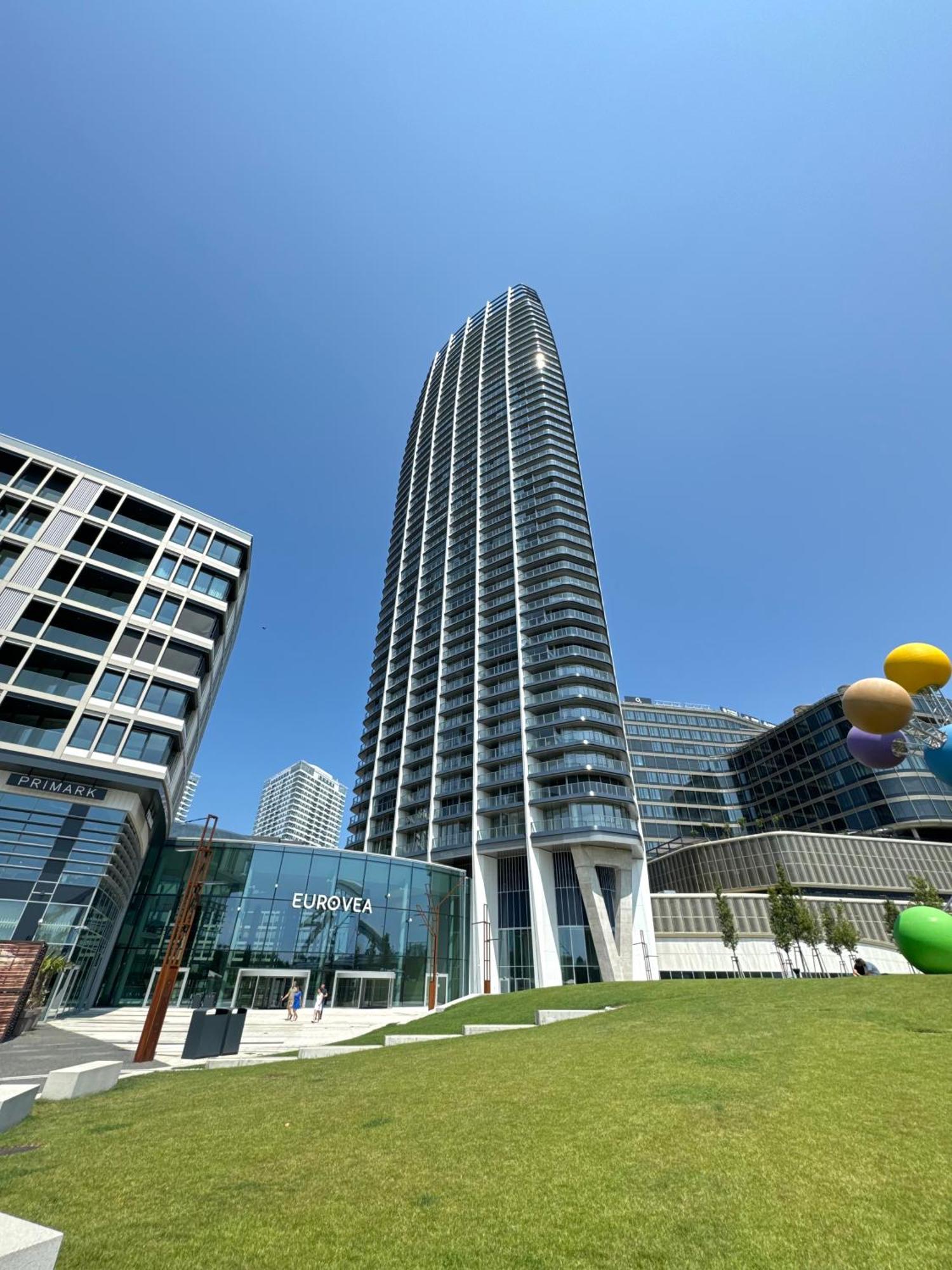 Nikas Eurovea Apartments - Free Parking 布拉迪斯拉发 外观 照片